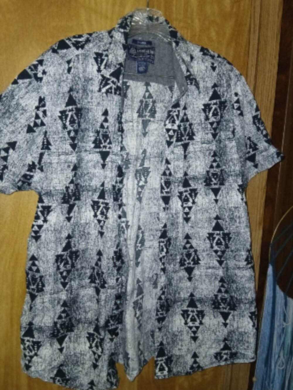 American Rag Men's XL Short Sleeve Aztec Geometric Button Down Shirt